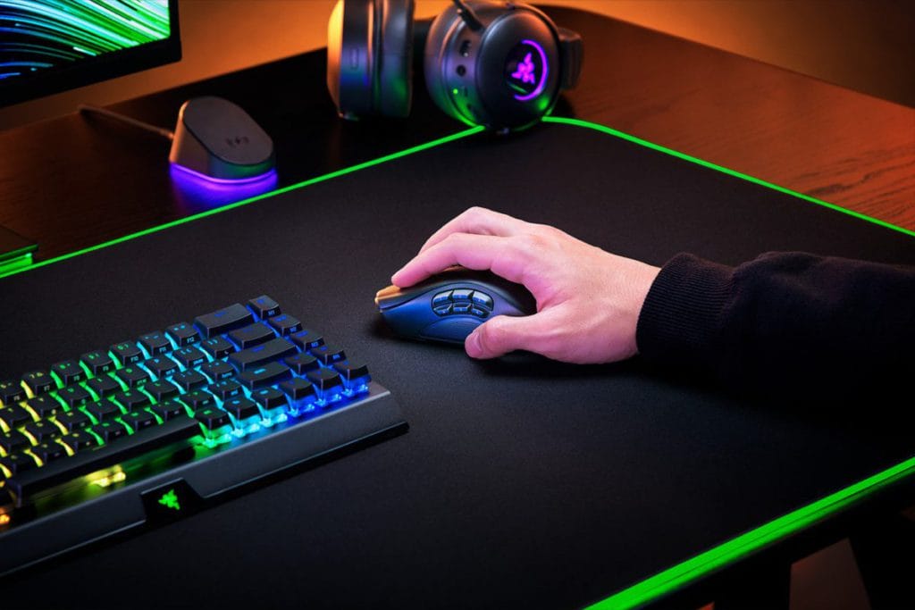 Desain Ergonomis Razer Naga V2 Pro-PostingMart com (2)